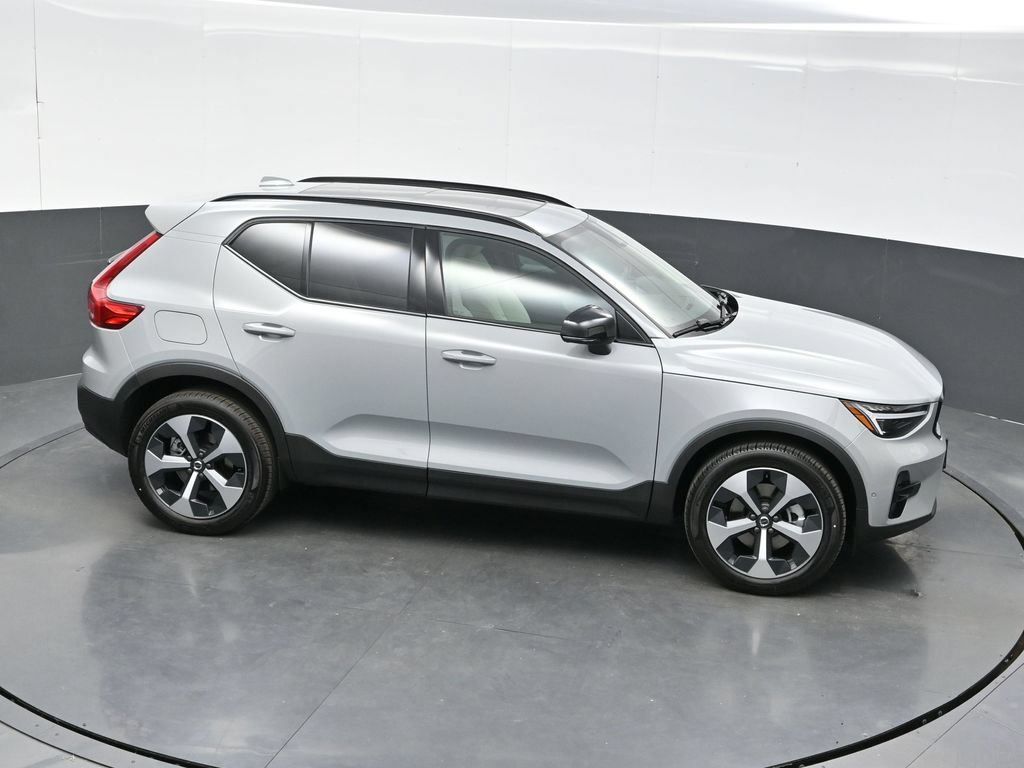 New 2026 Volvo XC40 B5 Plus w/ Protection Package Premier AWD/4WD image 33