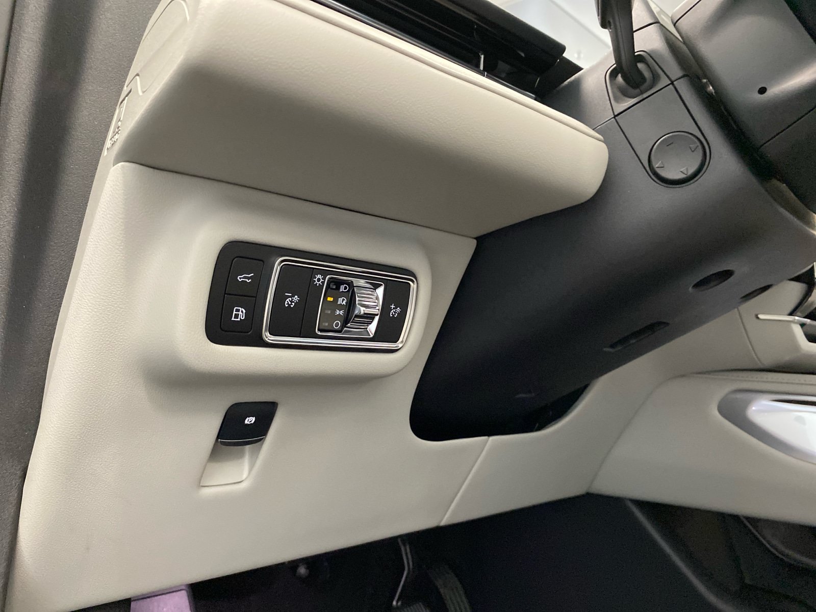 New 2026 Lincoln Nautilus Premier w/ Equipment Group 102A AWD/4WD image 17