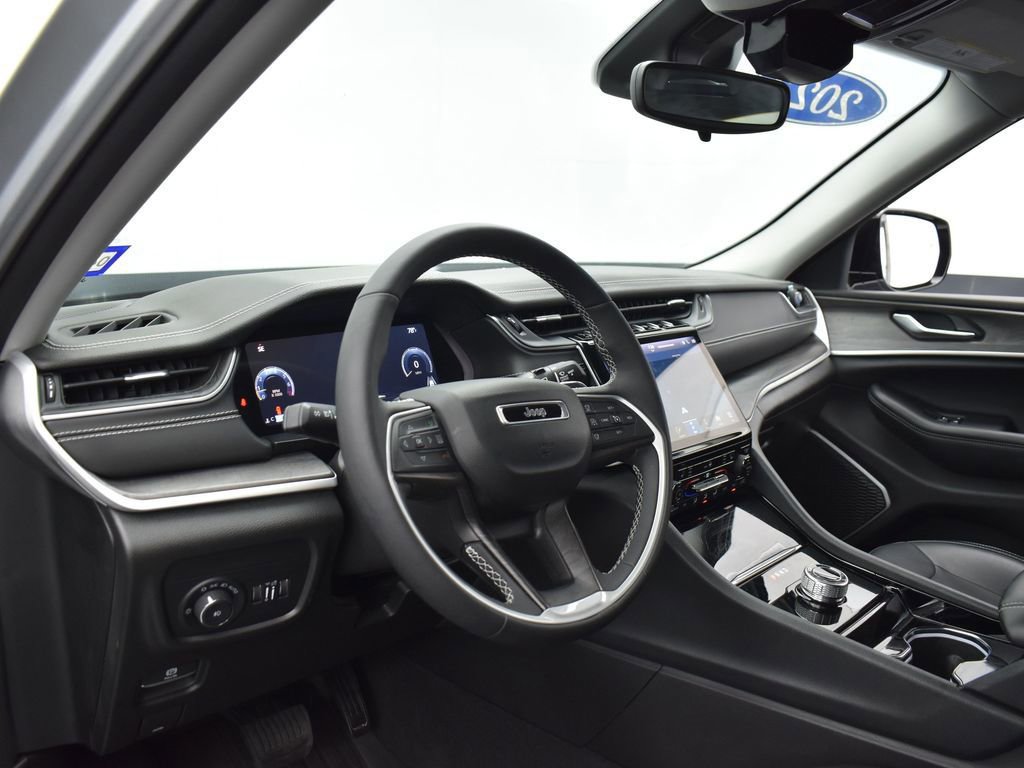 Used 2023 Jeep Grand Cherokee L Limited image 26