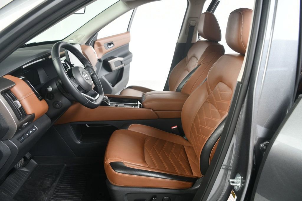 Used 2024 Nissan Pathfinder Platinum FWD image 29