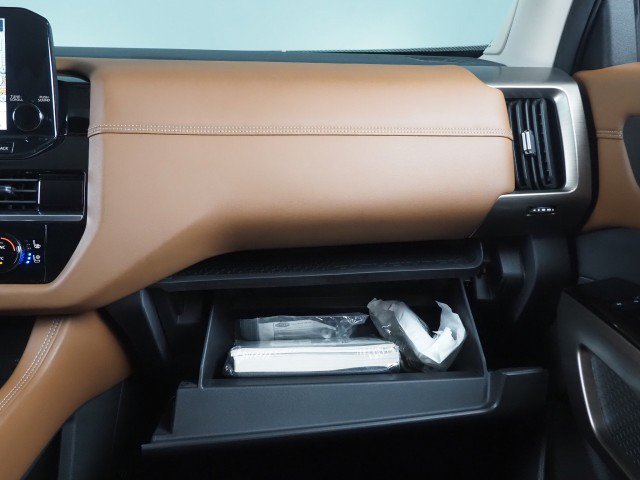 Used 2024 Nissan Pathfinder Platinum FWD image 47