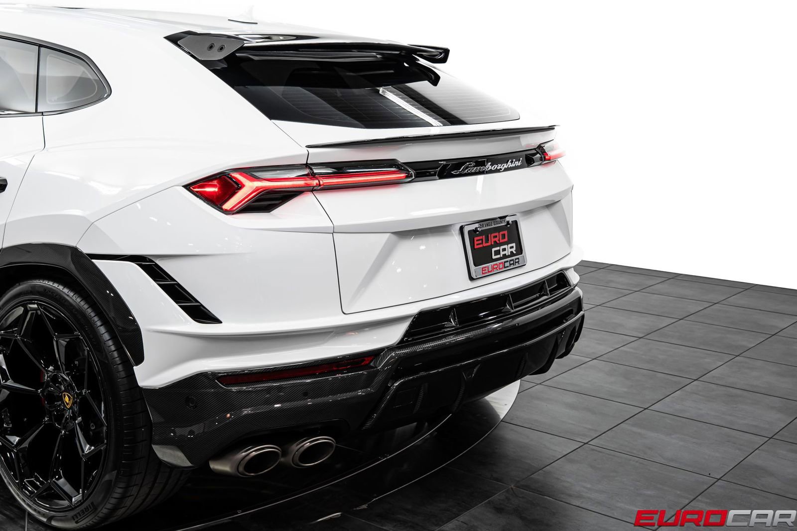 Used 2024 Lamborghini Urus Performante AWD/4WD image 19