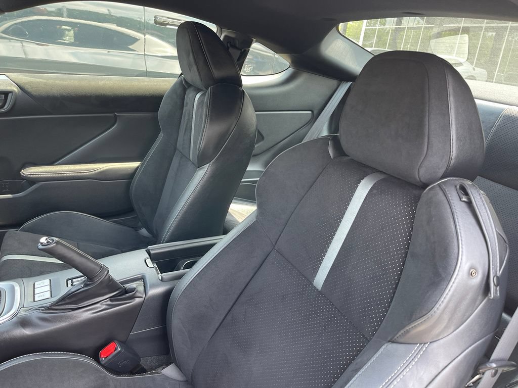 Used 2025 Toyota GR86 Premium w/ ALL Weather Mat Package (TMS) RWD image 12