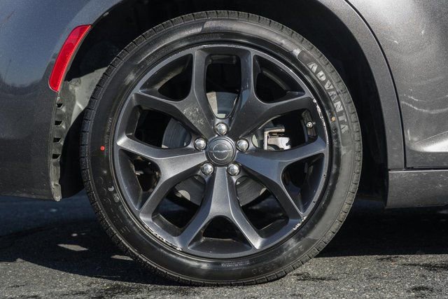Used 2023 Chrysler 300 S image 30