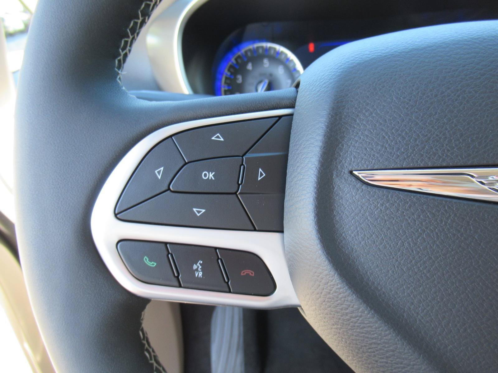Used 2022 Chrysler Pacifica Touring-L AWD/4WD image 20