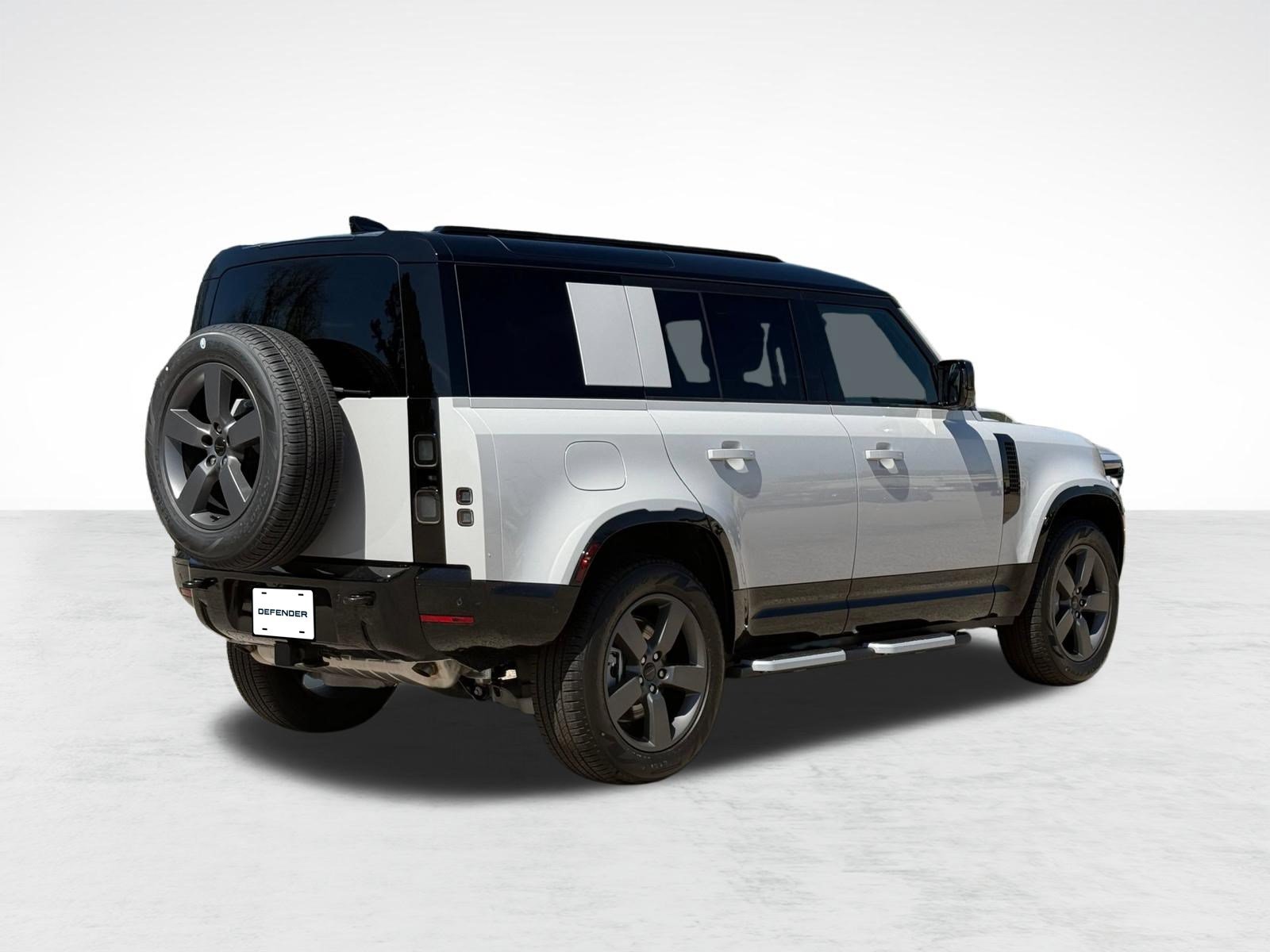 Used 2026 Land Rover Defender 110 X-Dynamic SE AWD/4WD image 9