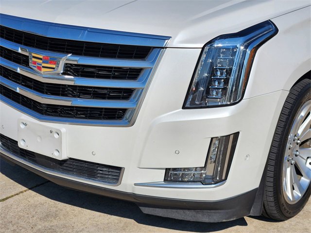 Used 2019 Cadillac Escalade ESV Premium Luxury image 9