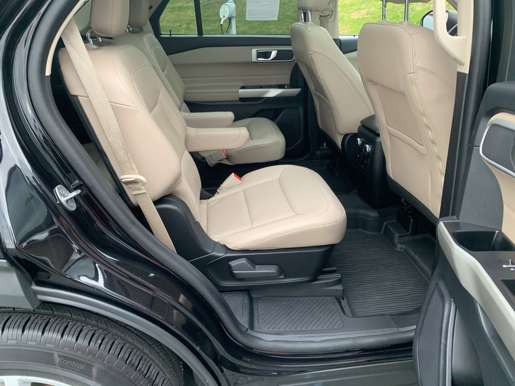 Used 2022 Ford Explorer XLT w/ Equipment Group 202A image 34