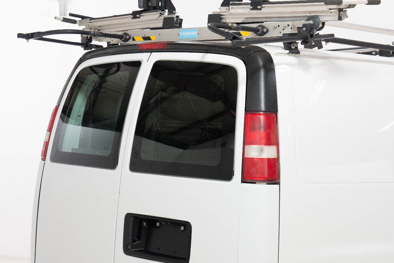 Used 2017 GMC Savana 2500 image 16