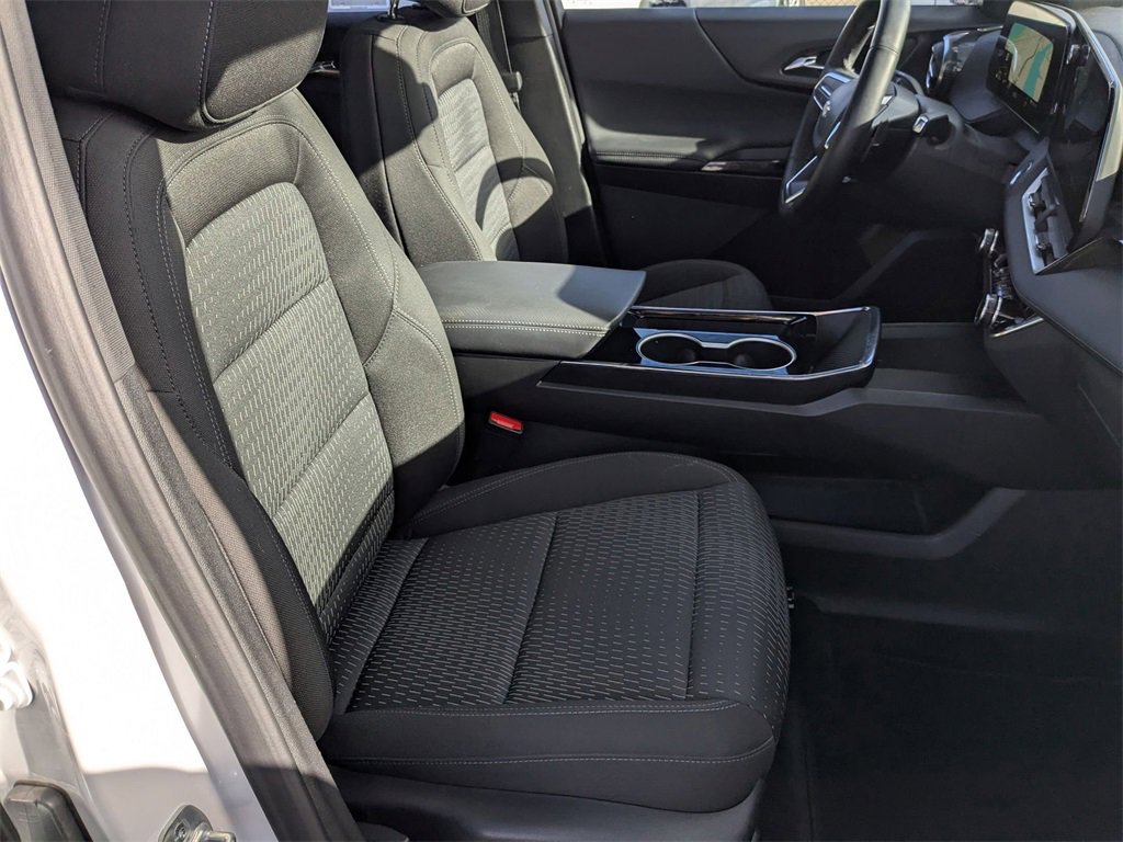 Used 2025 Chevrolet Equinox LT image 38