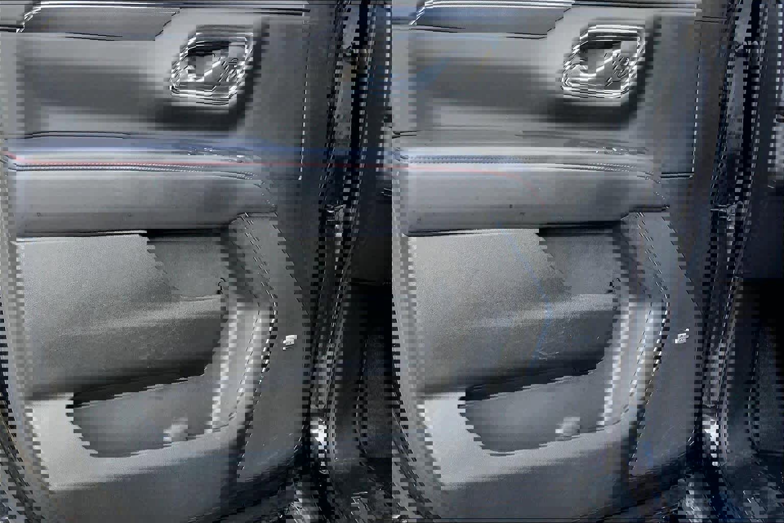 Used 2021 Chevrolet Tahoe RST w/ Luxury Package image 18