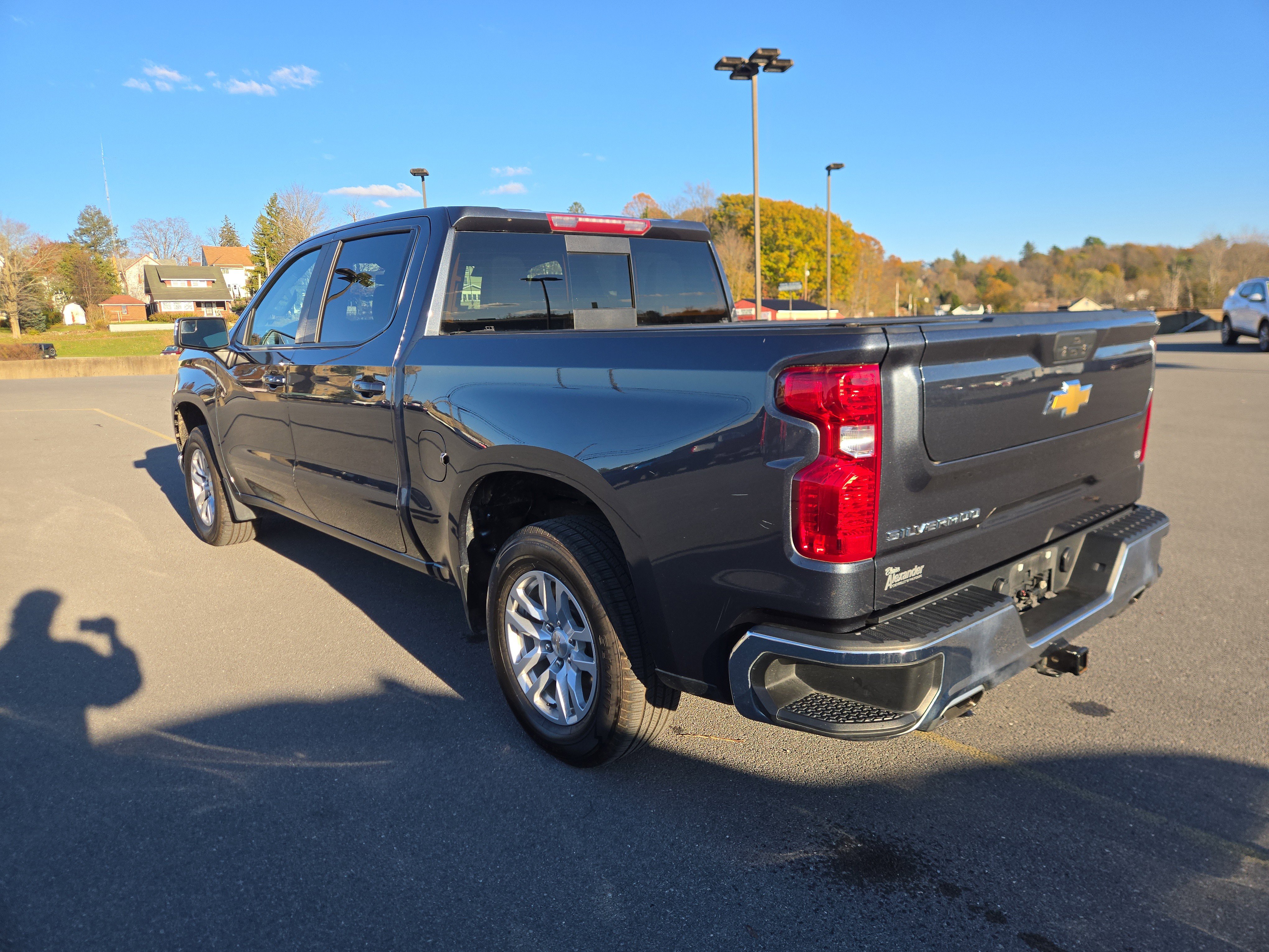 Used 2022 Chevrolet Silverado 1500 LT w/ Z71 Off-Road Package image 6