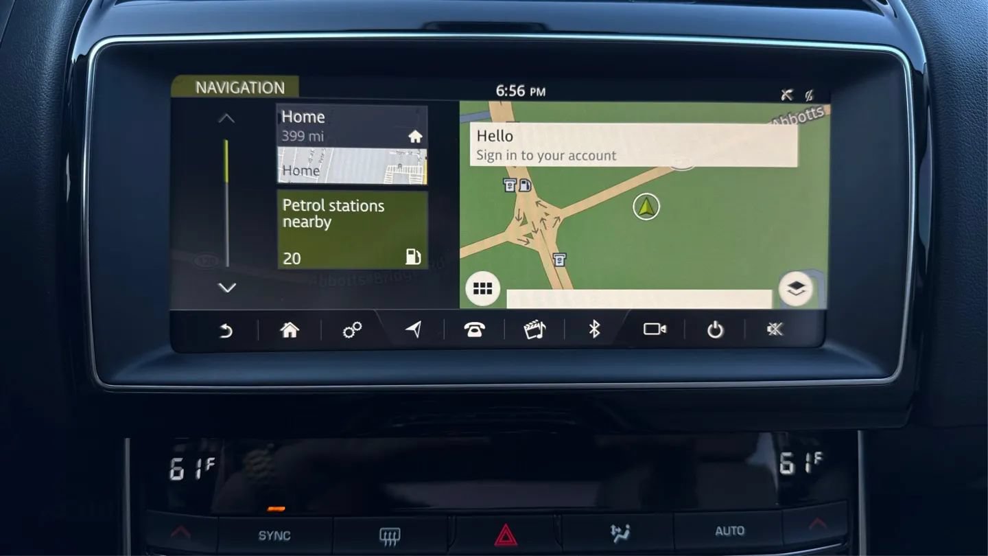 Used 2019 Jaguar XE Premium RWD image 13