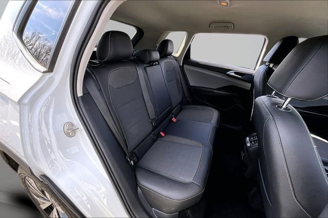 Used 2024 Volkswagen Taos SE image 24