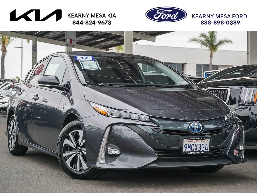 Used 2017 Toyota Prius Prime Advanced FWD image 1