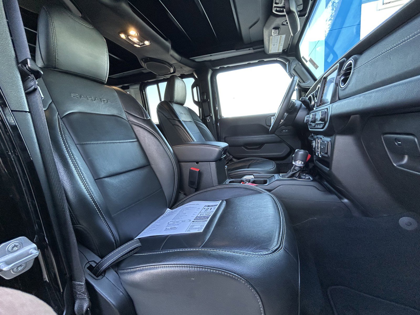 Used 2022 Jeep Wrangler Unlimited Sahara w/ Cold Weather Group image 19