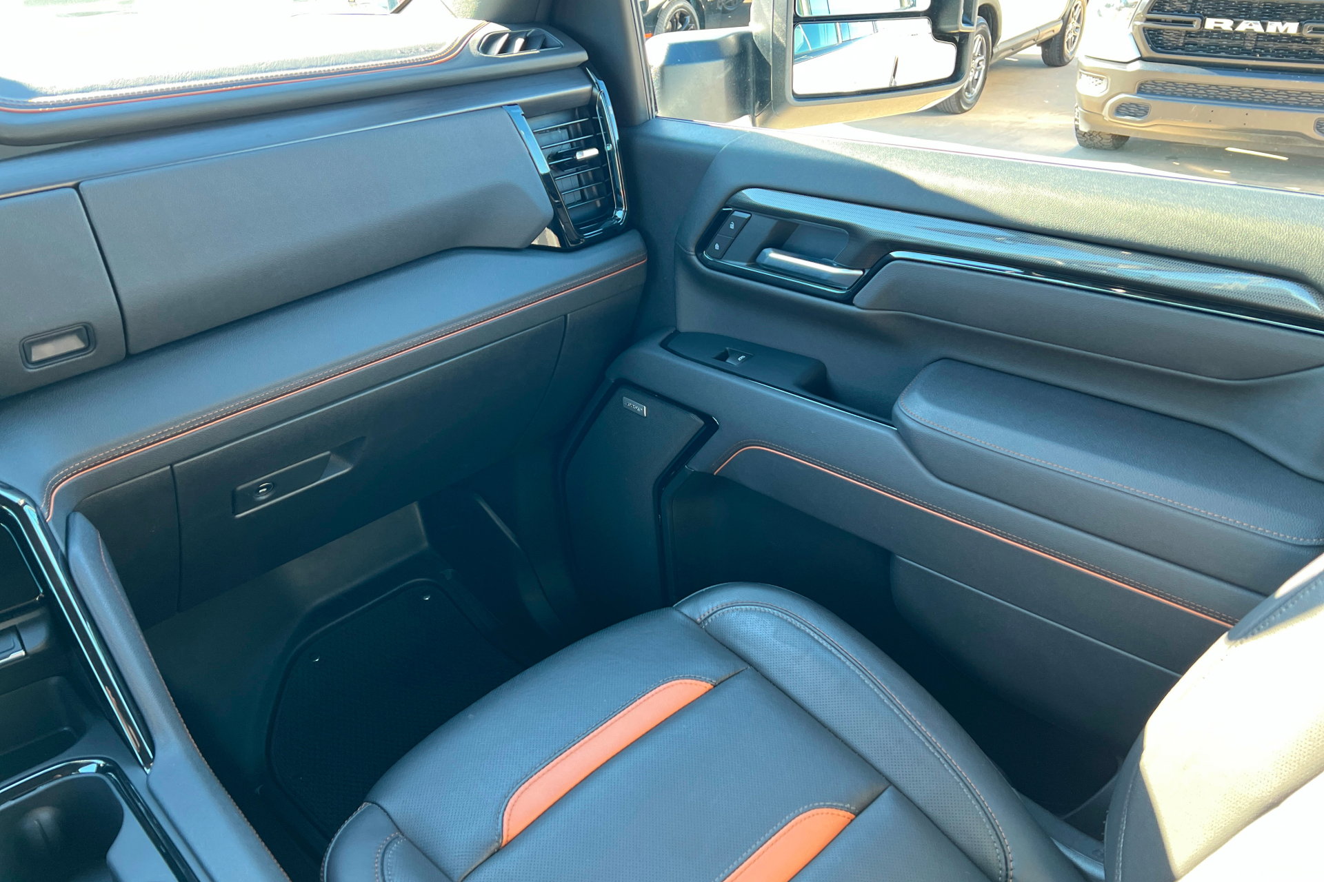 Certified 2025 GMC Sierra 2500 AT4 image 11