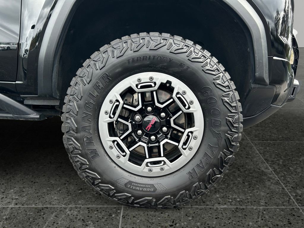 Used 2023 GMC Canyon AT4X w/ Edition 1 image 9