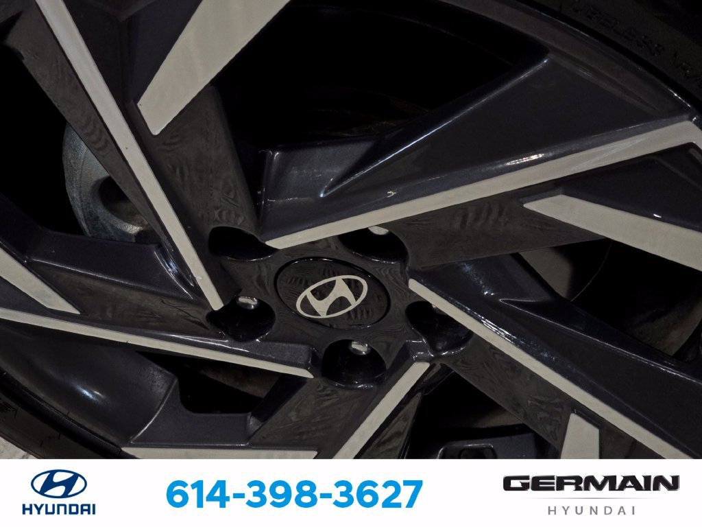 Used 2025 Hyundai Elantra SEL FWD image 13
