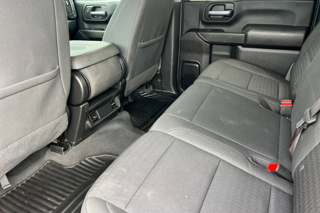 Used 2024 Chevrolet Silverado 2500 Custom w/ Custom Convenience Package image 9