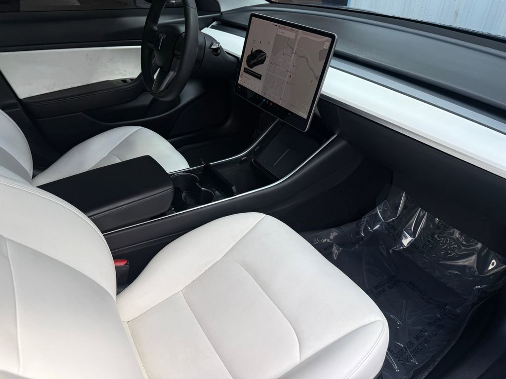 Used 2020 Tesla Model 3 Standard Range Plus image 19