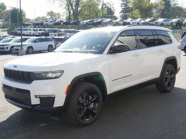 New 2025 Jeep Grand Cherokee L Limited w/ Black Appearance Package image 7