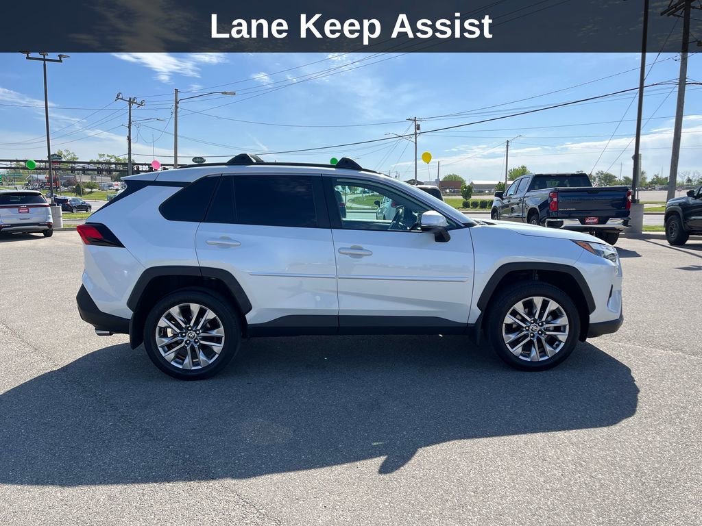Used 2023 Toyota RAV4 XLE Premium FWD image 8