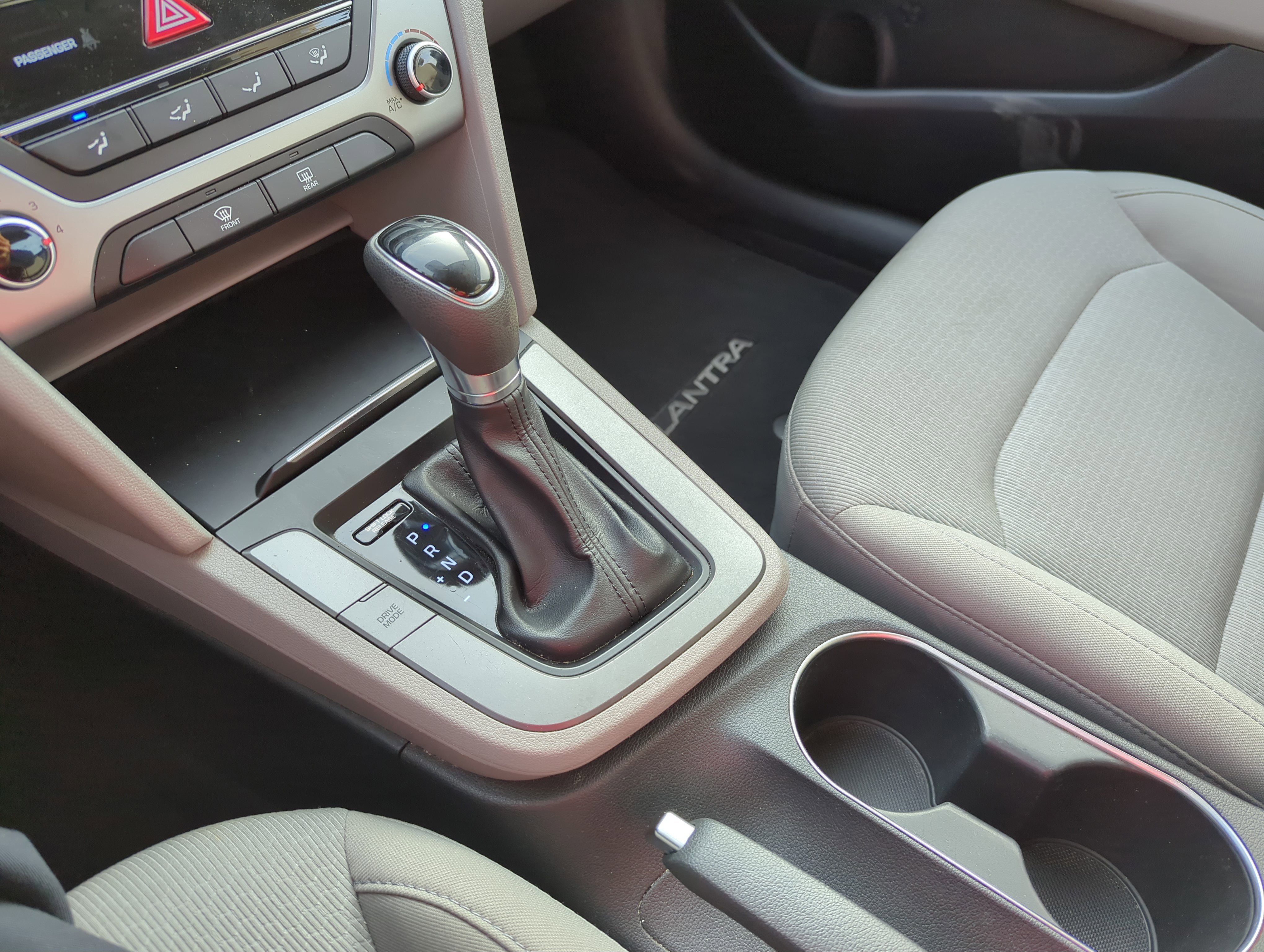 Used 2017 Hyundai Elantra SE image 26