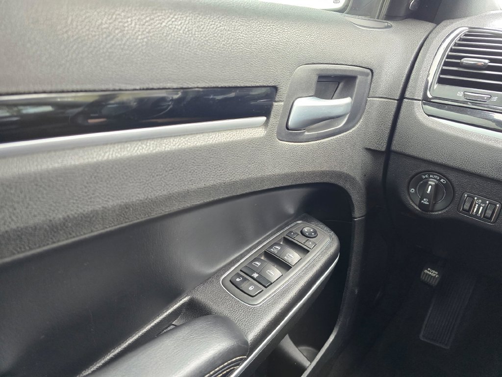 Used 2022 Chrysler 300 S RWD image 29
