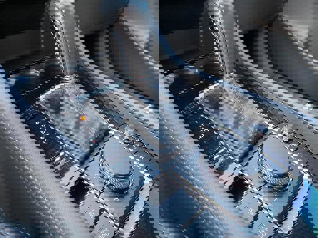 Used 2024 MAZDA MAZDA3 s image 16