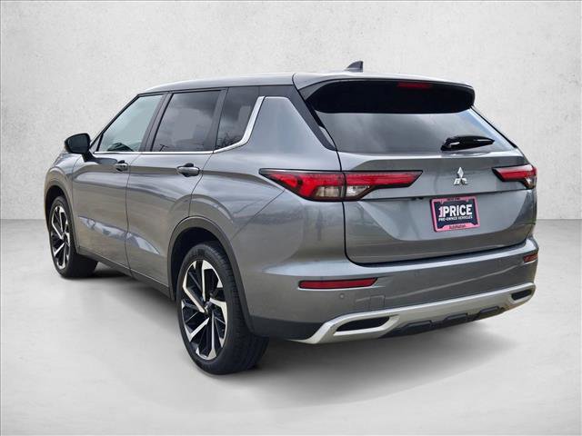 Used 2024 Mitsubishi Outlander SE Black Edition image 5