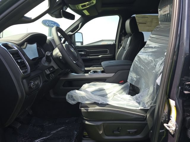 New 2026 RAM 2500 Laramie AWD/4WD image 12