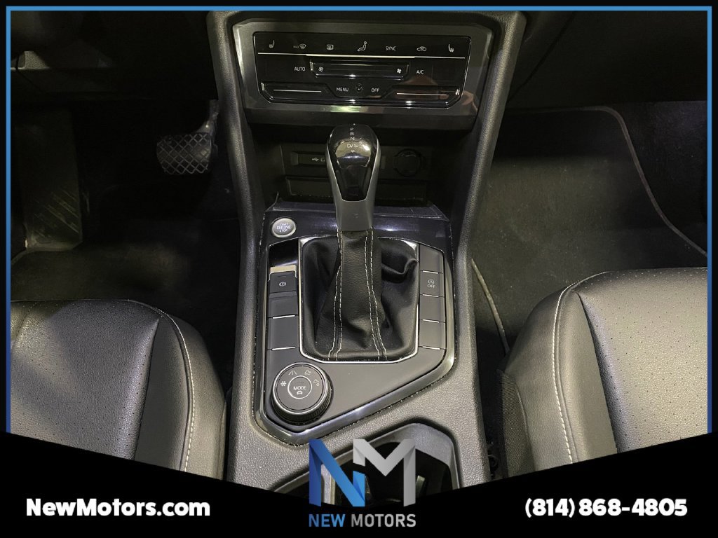 Used 2023 Volkswagen Tiguan SE w/ Panoramic Sunroof Package AWD/4WD image 12