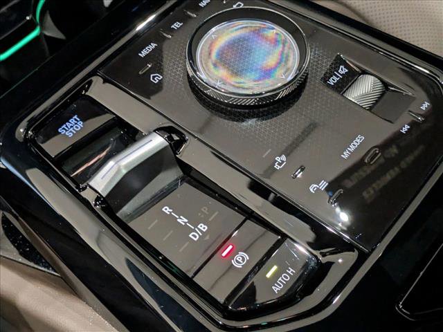 Used 2024 BMW i5 eDrive40i w/ Premium Package image 12