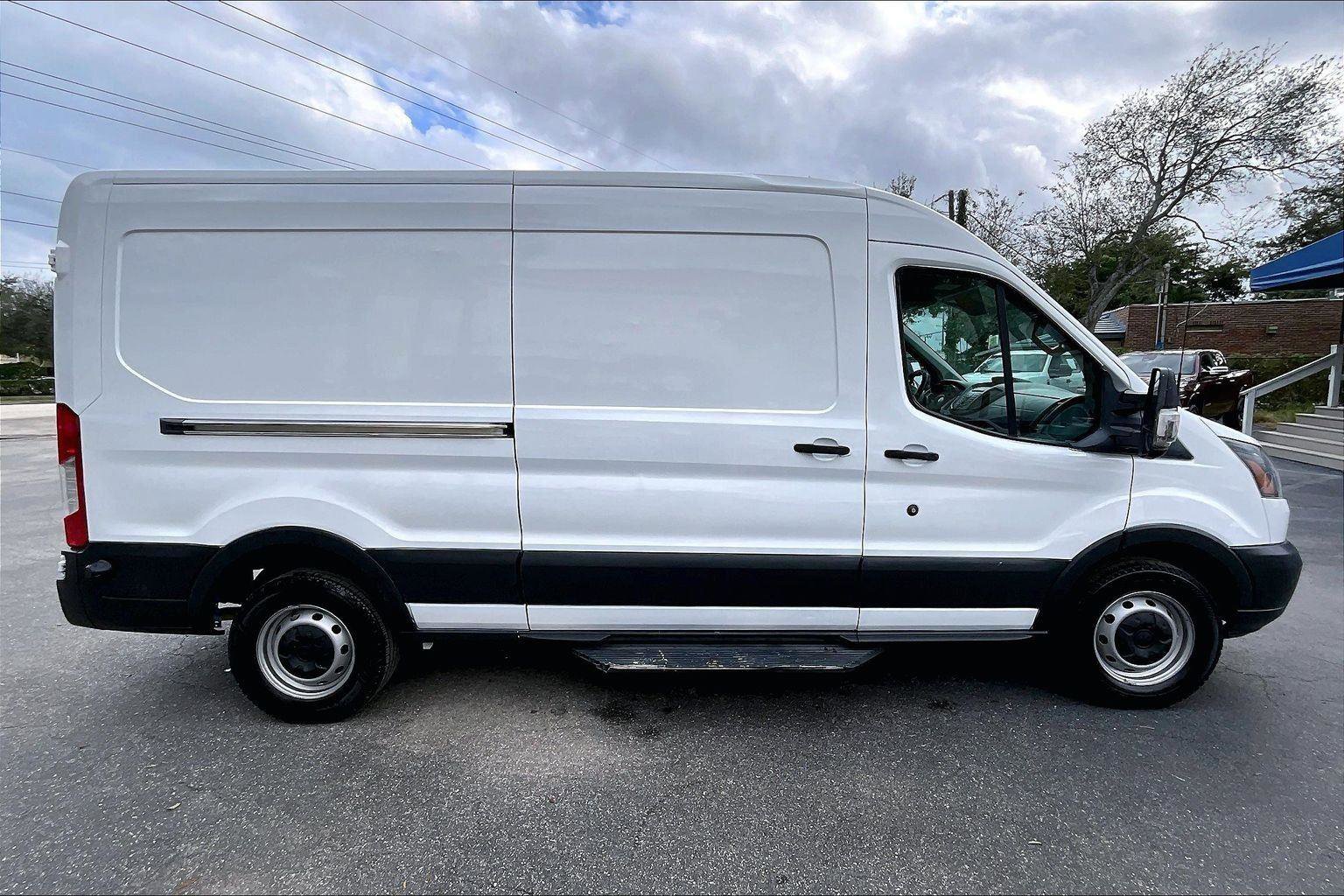 Used 2018 Ford Transit 250 148 Medium Roof RWD image 16