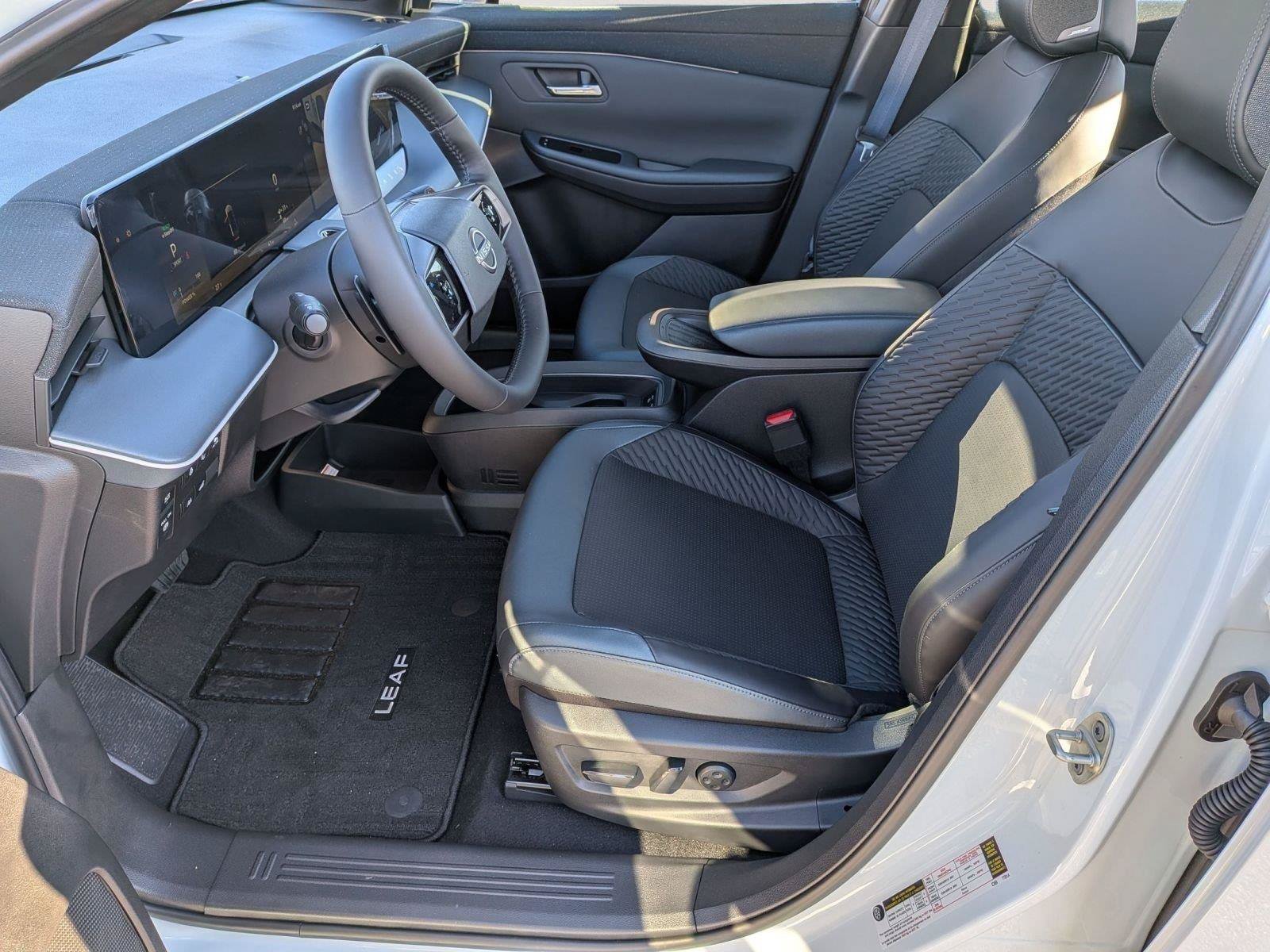 New 2026 Nissan Leaf Platinum+ w/ Cargo Package (Platinum+) FWD image 35