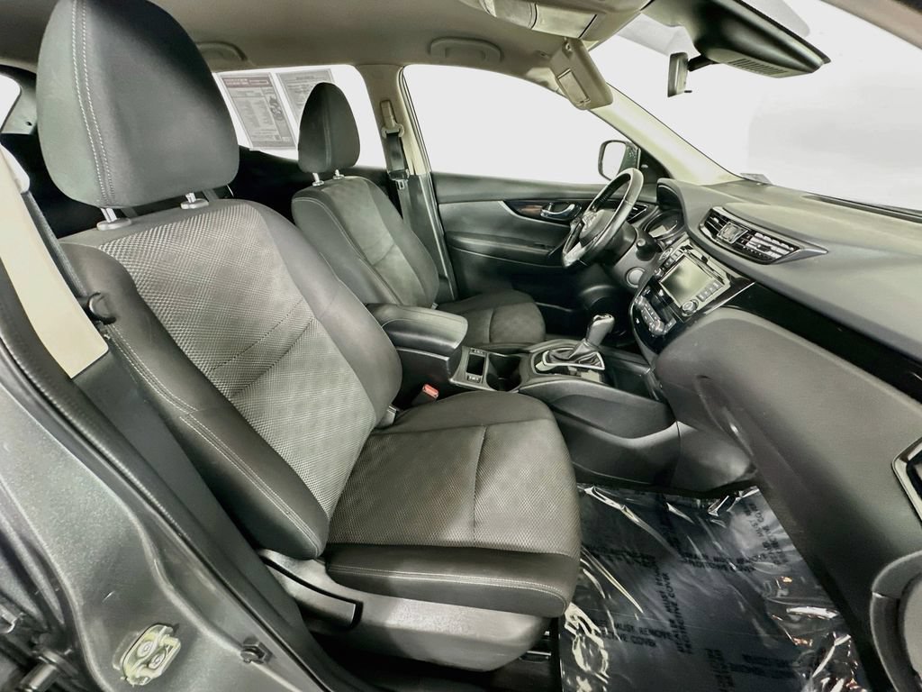 Used 2021 Nissan Rogue Sport SV AWD/4WD image 34