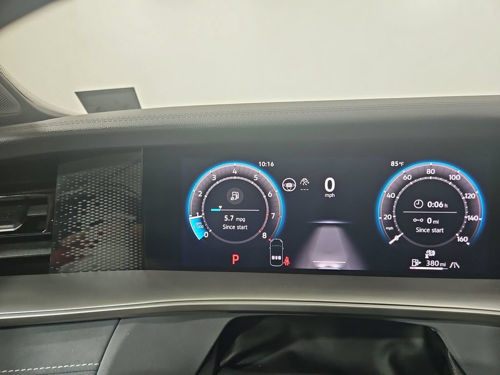 Certified 2025 Volkswagen Tiguan SE R-Line AWD/4WD image 16