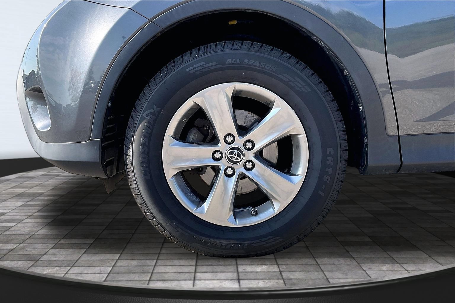 Used 2015 Toyota RAV4 XLE AWD/4WD image 8