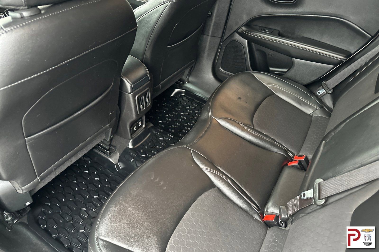 Used 2019 Jeep Compass Latitude image 13