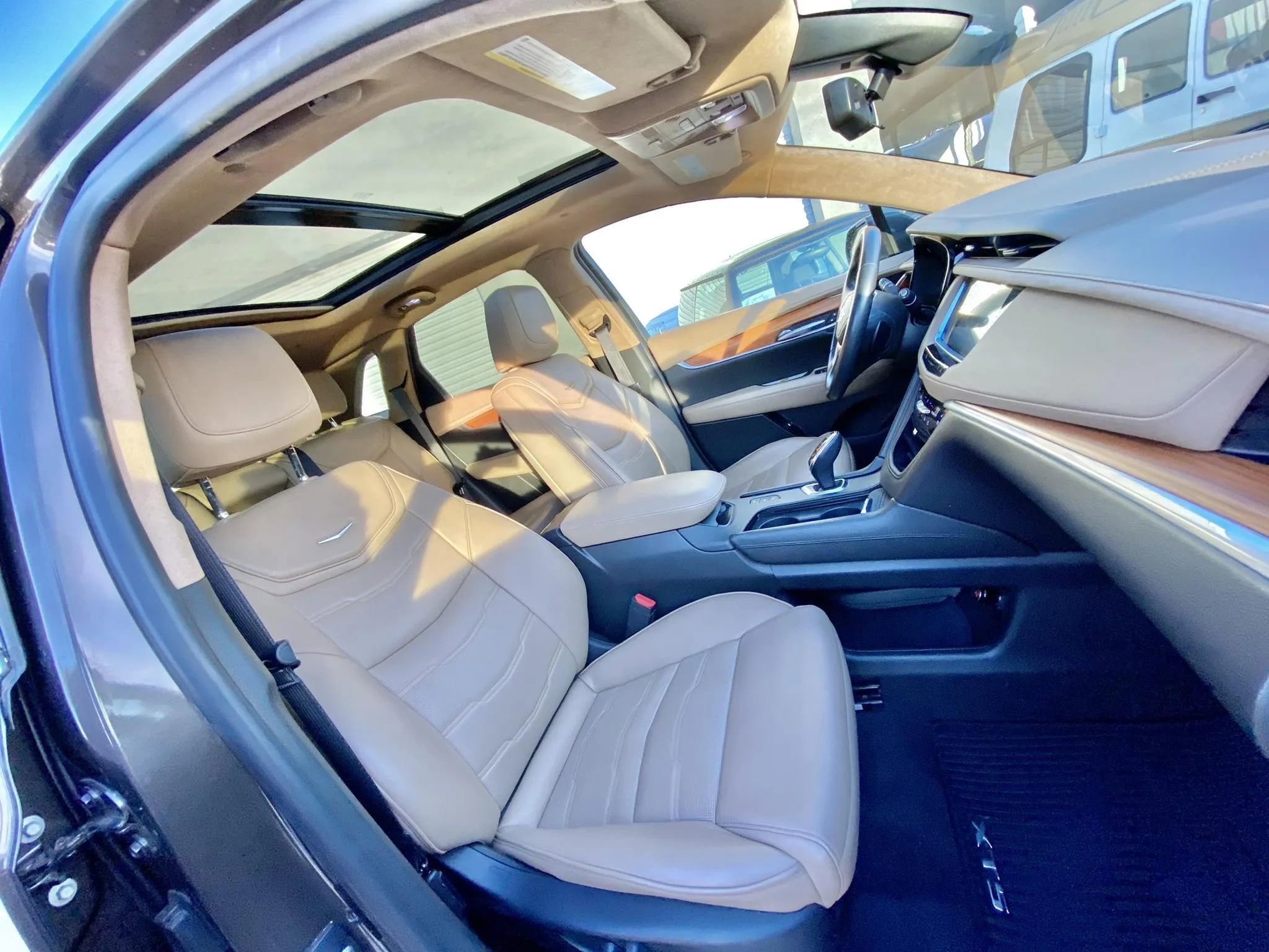 Used 2019 Cadillac XT5 Platinum image 16