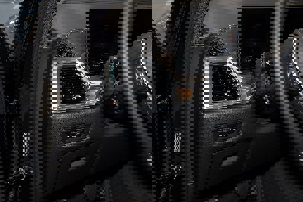 New 2026 BMW X5 xDrive50e w/ Premium Package image 14