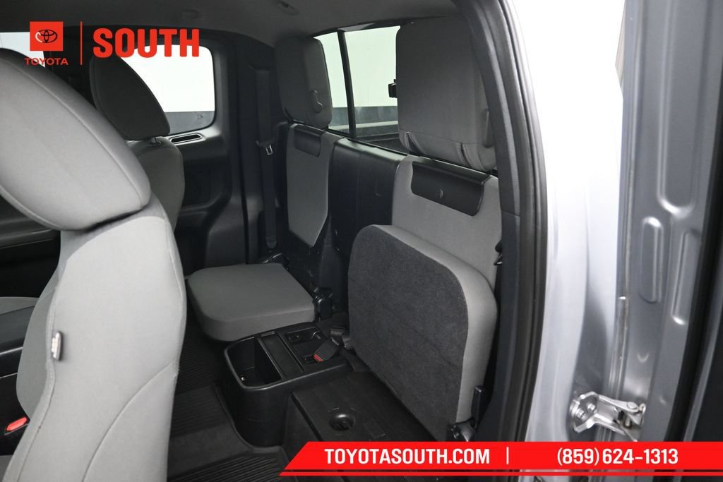 Used 2016 Toyota Tacoma SR5 AWD/4WD image 25