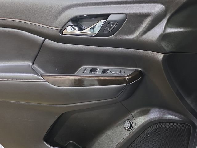 Used 2021 GMC Acadia AT4 image 34
