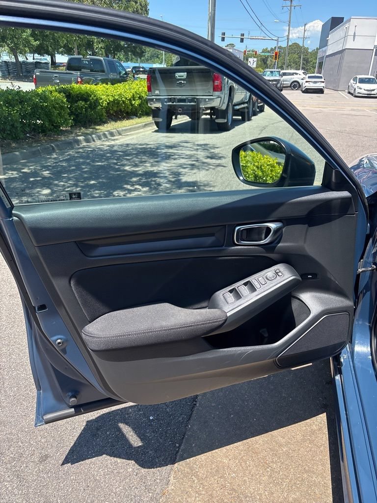 Used 2025 Honda Civic Sport image 12