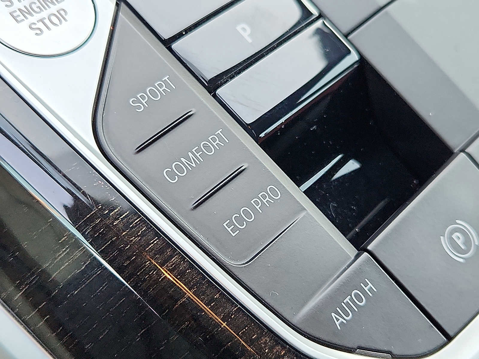 Certified 2024 BMW 330i xDrive Sedan w/ Convenience Package image 25