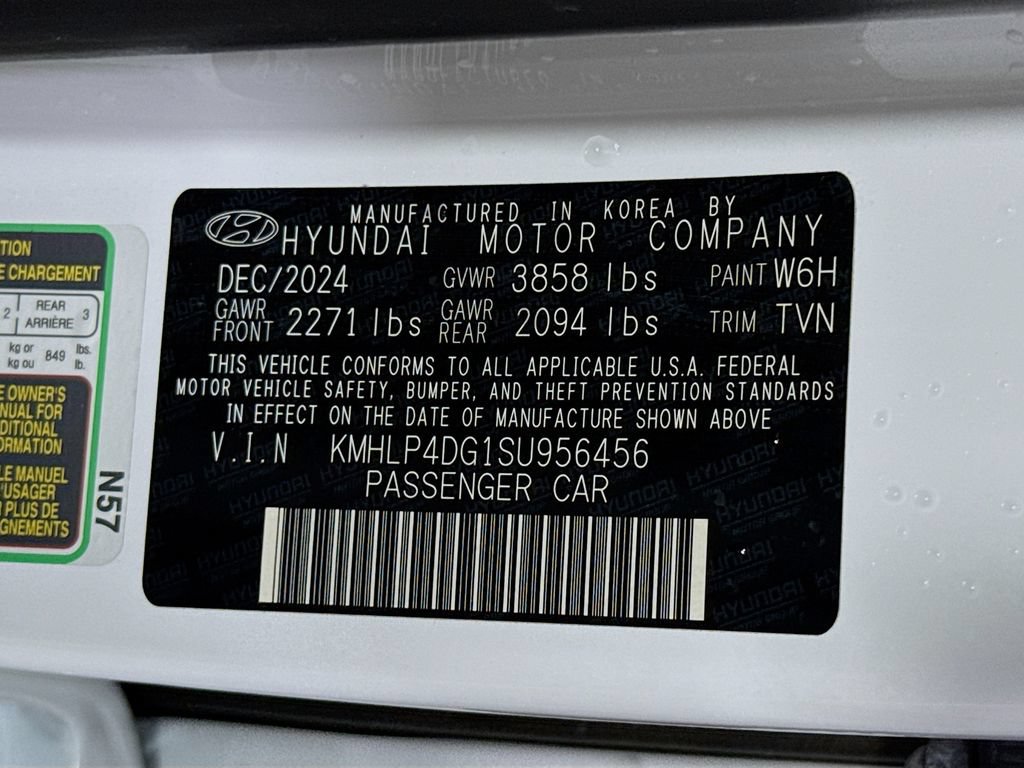 Certified 2025 Hyundai Elantra Limited FWD image 37