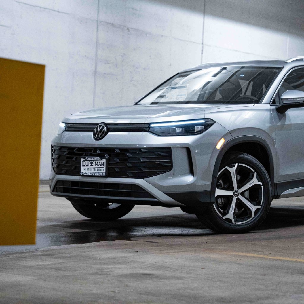 New 2026 Volkswagen Tiguan SE AWD/4WD image 2
