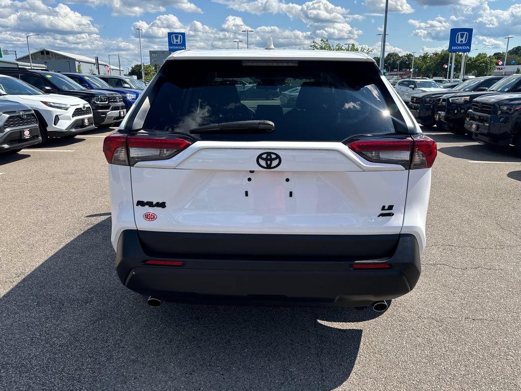 Used 2024 Toyota RAV4 LE AWD/4WD image 6