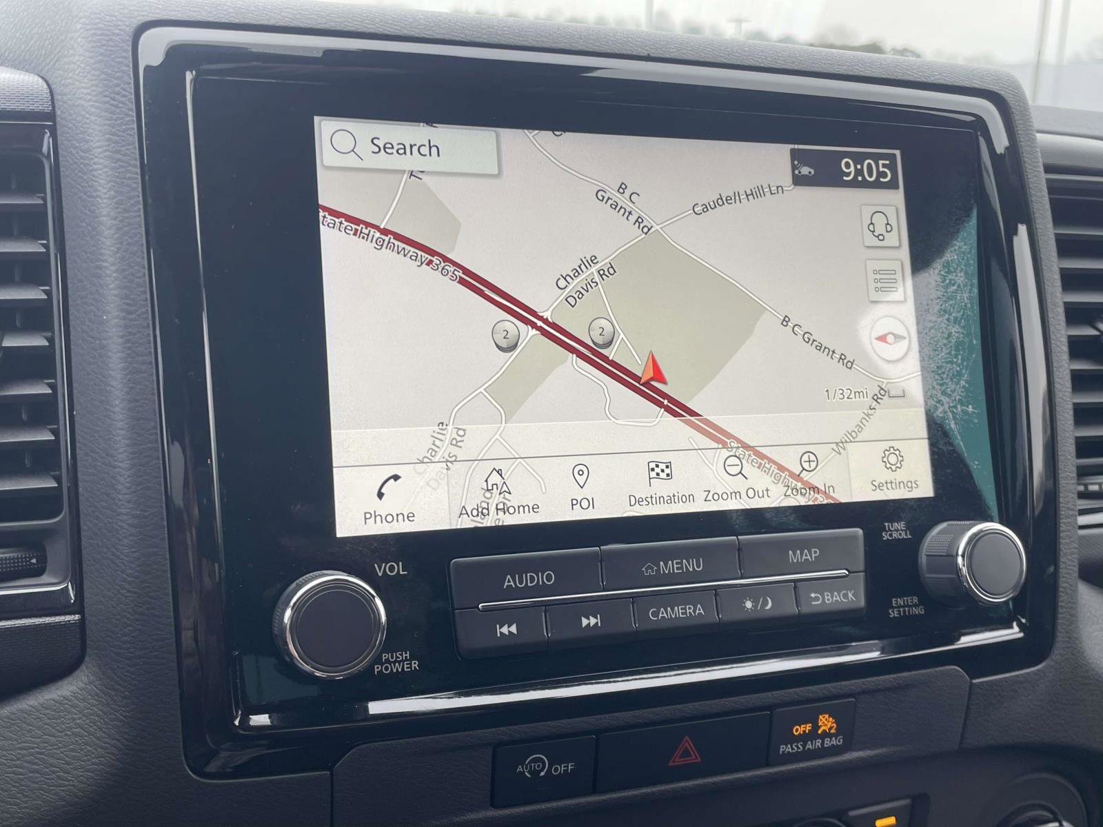 Used 2024 Nissan Frontier PRO-4X image 8